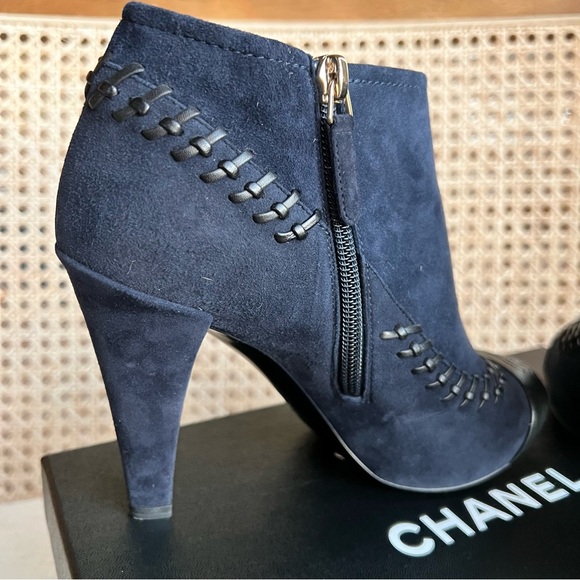 CHANEL Mark Suede Ankle Boots | G30104 | Navy & Black | Size 37 - Picture 5 of 10